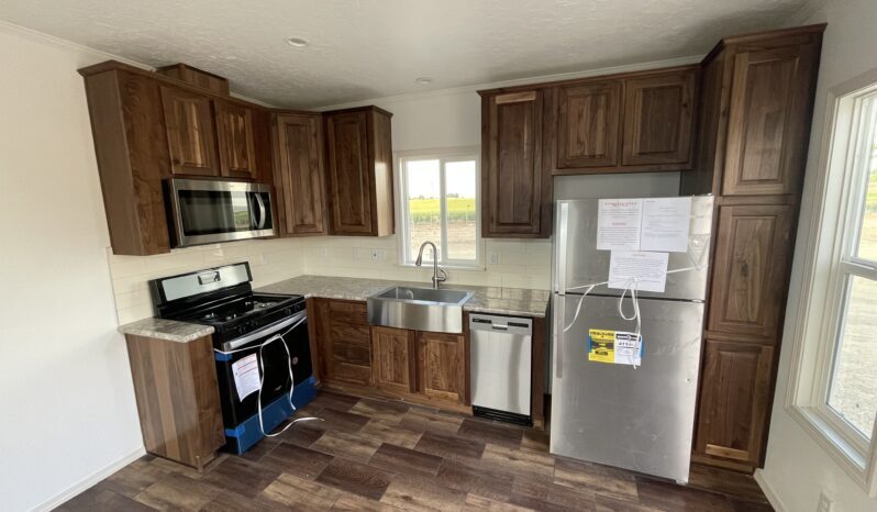 The Overlook (Model APH-522) full